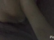 joven latina se mastuba