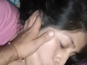 Hermosa mamada de pequeña joven latina 18 y corrida en la cara y en la boca - cuarentena 15/16