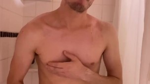 Eddie De Luca Jerking In Shower