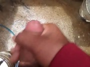 Rica paja en el baño
