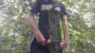 Outdoors pissing, smoking and freeballing in Berlin 