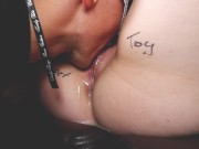 Лижет свою жену шлюху после всех его друзей 16/16