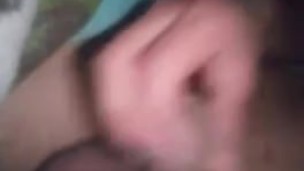 Me masturbo en mi cama