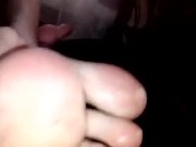 Сосет сам себе дрочит ногами лижет ноги self suck autofellatio self footjob
