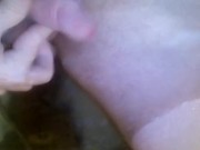 Сосет сам себе дрочит в ванной self suck autofellatio self footjob