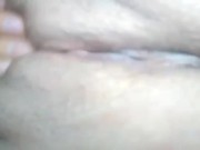 Latina se masturba en su cuarto