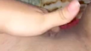 Colegiala latina masturbandose