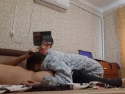 Пока моя мачеха читала книгу в слух, мы со сводной сестрой трахались рядом 4/16