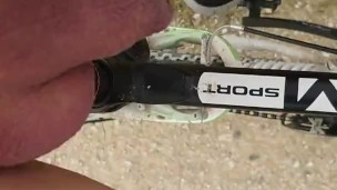 Outdoor - Nackt auf dem Fahrrad
