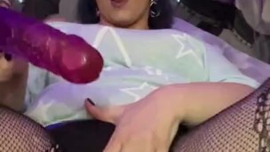 Laura squirts how will she cum