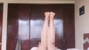 Mexicana culona metiéndose consolador y abriéndose el culo