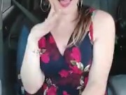 Loca danse et joue avec son corps pour exciter son loco 1/16