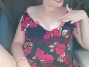 Loca danse et joue avec son corps pour exciter son loco 7/16