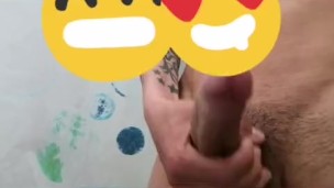 Un rico pajaso antes de la ducha