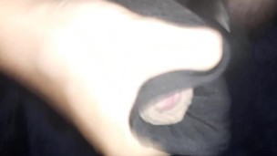 Je me branle dans la culote de la mère de mon meilleur ami je jouis dedans