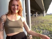 2 горячие девушки трахают друг друга в общественном месте 2/16