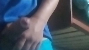 Me masturbo viendo mujeres masturbándose