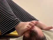 Face as Footstool - Screenshot 7 of 16 - Foot Smelling
