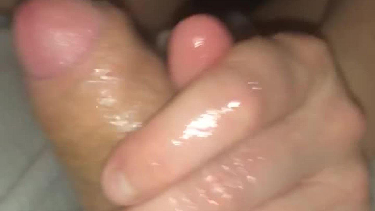Hot guy moaning and cumming. Close up cumshot, asmr handjob - 無料セックスビデオ - RedTube