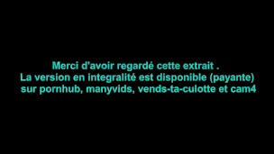 Extrait kaya se masturbe dans la cabine de la piscine