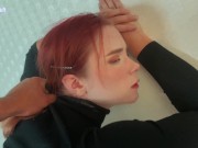 Мужчина Выебал в Рот и Киску Послушную Рыжую Скомняжку и Кончил на Сиськи 9/16