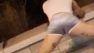 Milf twerks in public