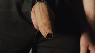 Leker lite med kuken