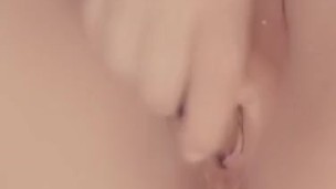 Bbw plays with wet pussy