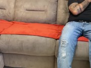 Milf cachonda se folla a su marido mientras trabaja 1/16