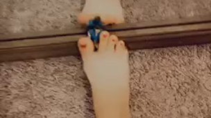 Giantess Annihilates Men