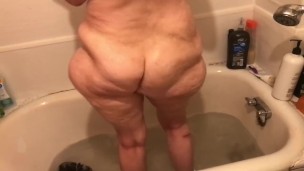 Shaking ass slow motion 