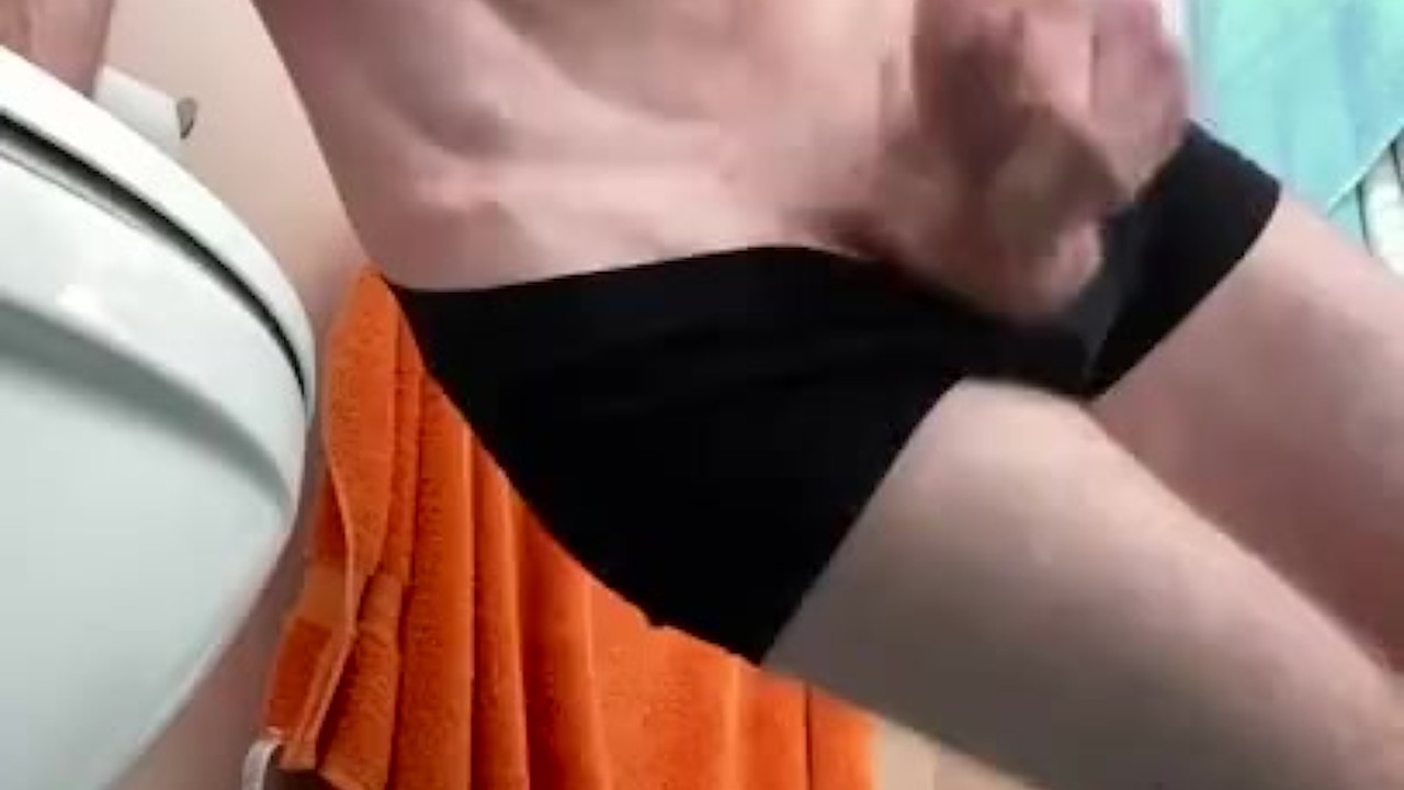 HOT LOAD OF CUM from cumming big dig married straight guy. Wanking masturbating secretly bathroom - 無料セックスビデオ - RedTube