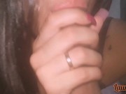 Morena mamando e levando porra toda dentro da boca, ela adora engolir porra 4/16