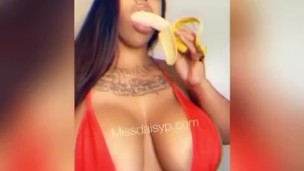 Missdaisyp banana eating 