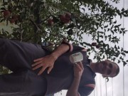 I pick an apple. 1/16