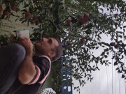 I pick an apple. 2/16