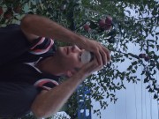 I pick an apple. 9/16