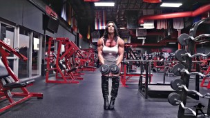 Muscle Milf Susan K Shirt Rip PREVIEW