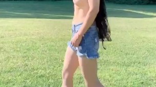 黑色内衣露出