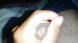 Me másturbo en mi cuarto 