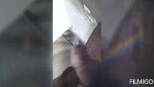 Puta trasvesti masturbandose