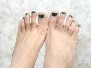 Suck my green toes baby!