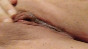 Come over I' m sooo wet...