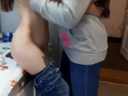 Доставщица пиццы с опозданием доставила мне 2/16