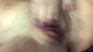 Жестко дрочу свою пизденку