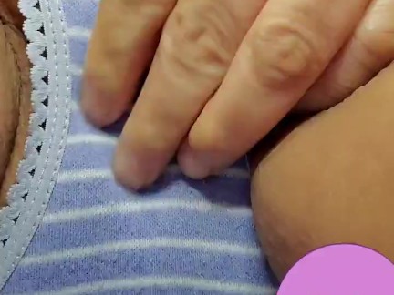 ひとりえっち2 精密ドライバー入れてみたら潮吹いちゃった
