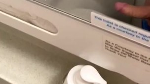 Jerking and cumming on a KLM airplane toilet - MILE HIGH