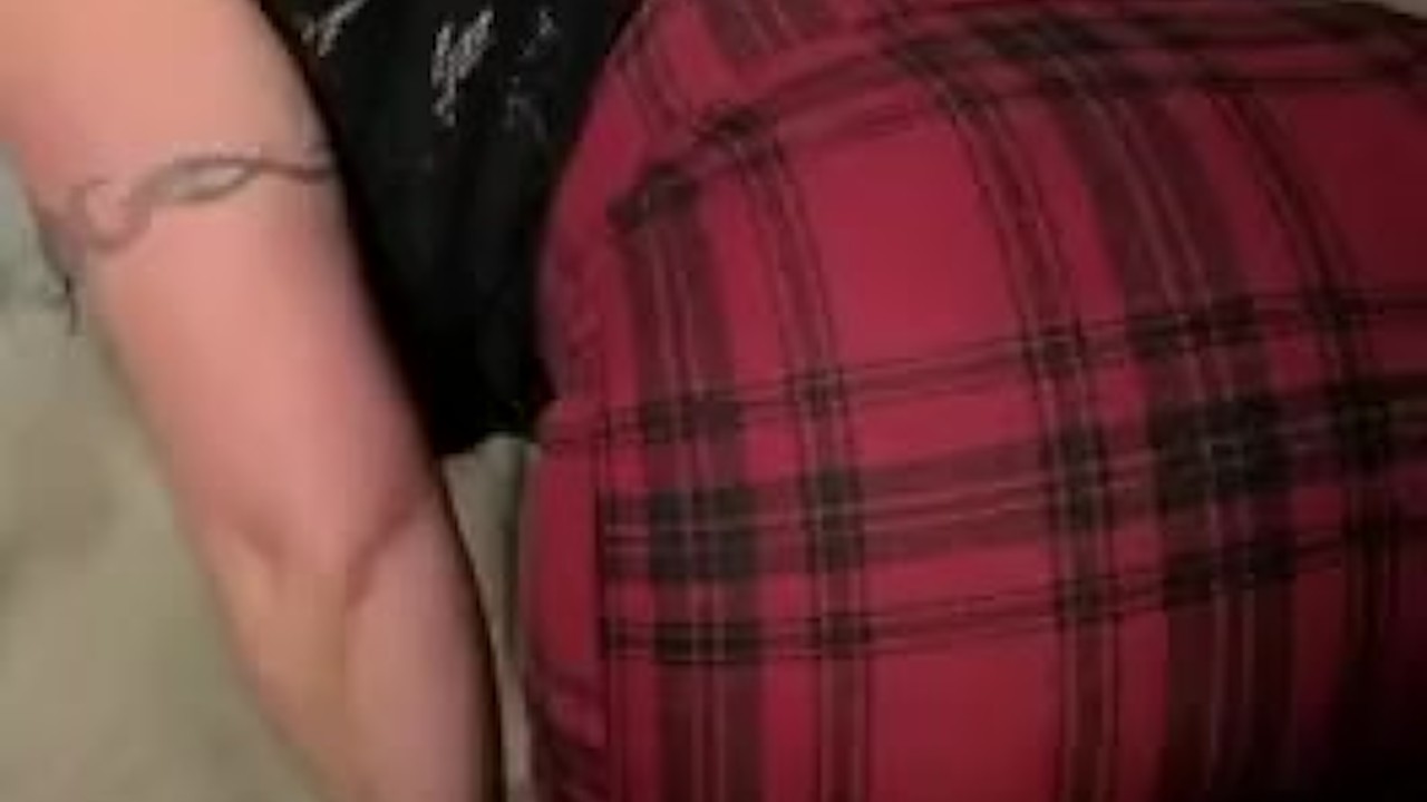 Provocação upskirt - Vídeo de sexo grátis - RedTube