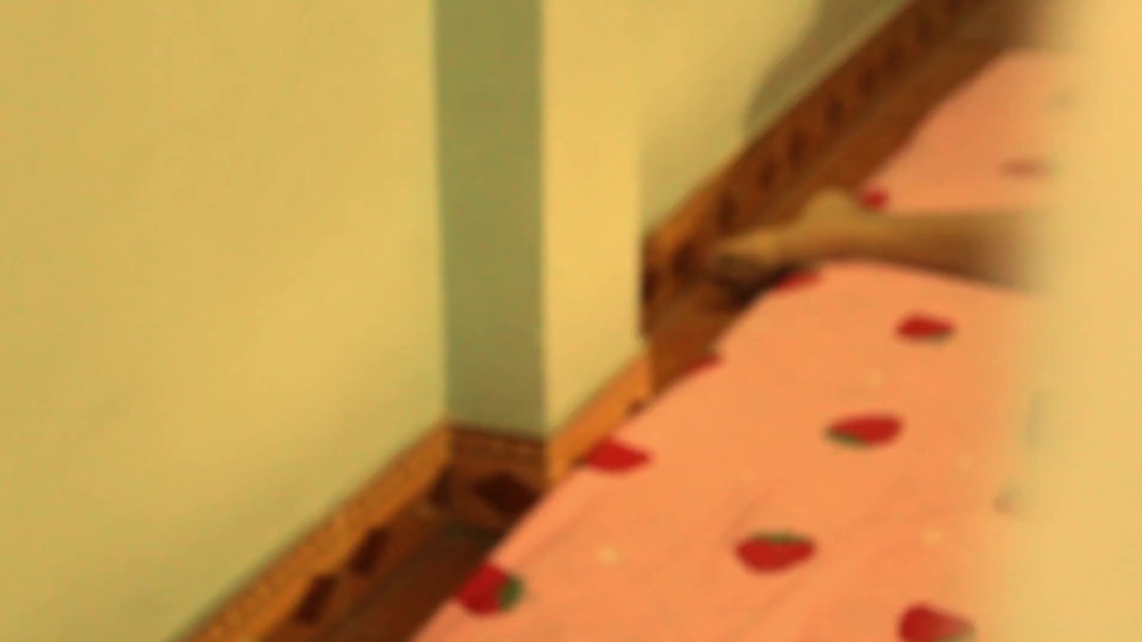 義母が激しくオナニーするのをこっそり覗いて自分もオナニー - RedTube