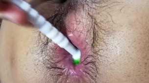 Brushing asshole